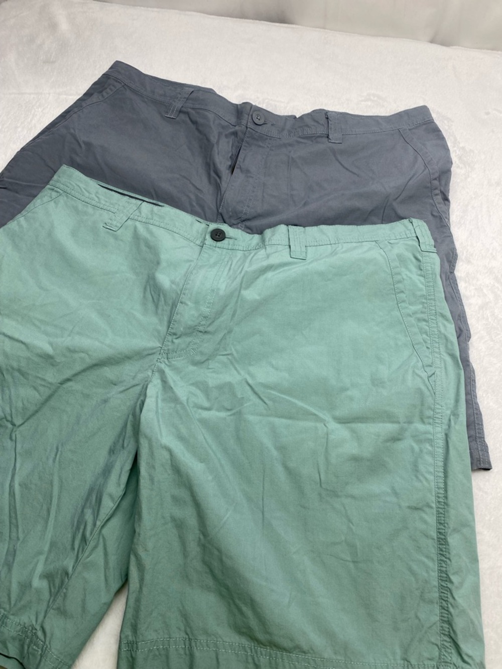 Columbia Men’s Shorts Lot Of 2 Pairs Size 40w 10L Green&gray